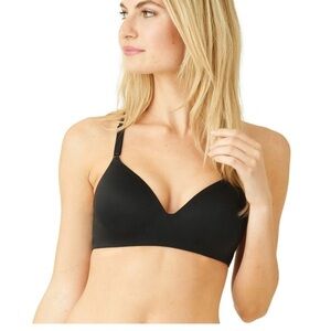 b.tempt'd by Wacoal Future Foundation Wire Free Contour Bra
956281 Size 40C